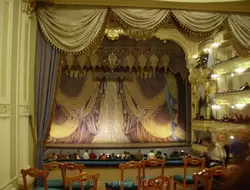 Сцена Мариинского театра Сцена Мариинского театра