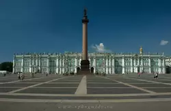 Дворцовая площадь, Александрийская колонна и Зимний дворец Дворцовая площадь, Александрийская колонна и Зимний дворец